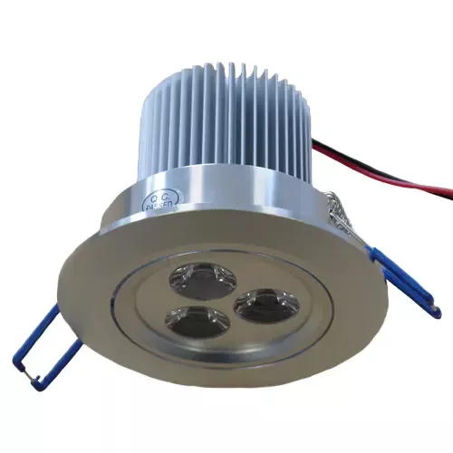 Spot orientable à LED